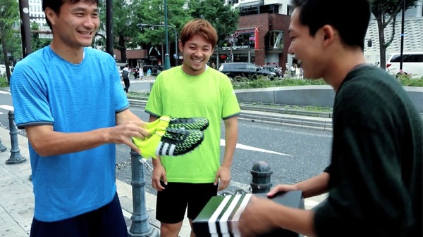 アディダス、サッカー日本代表のサプライズ動画を公開…香川真司、槙野智章
