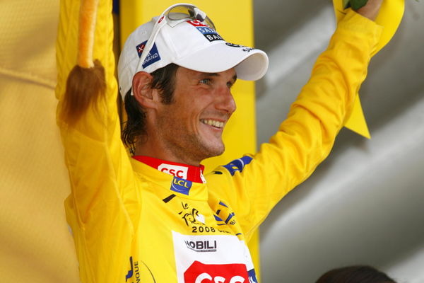 　ツール・ド・フランスは7月20日、アンブリュンからイタリアのプラートネボソまでの183kmで第15ステージが行われ、前日まで1秒差の総合2位につけていたルクセンブルクのフランク・シュレック（28＝CSC）が、オーストラリアのカデル・エバンス（31＝シランス・ロット）