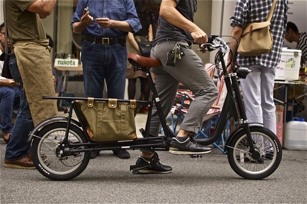 サイクルアーティスト、谷信雪さんが手がける自転車も来場者の目を引く