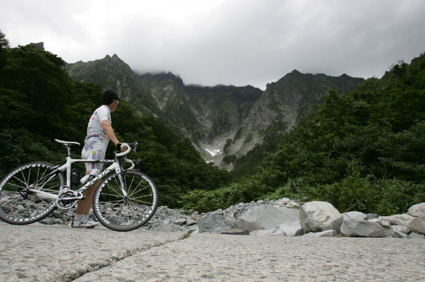 【山口和幸の茶輪記】谷川岳の紅葉をロードバイクで見に行ってみよう