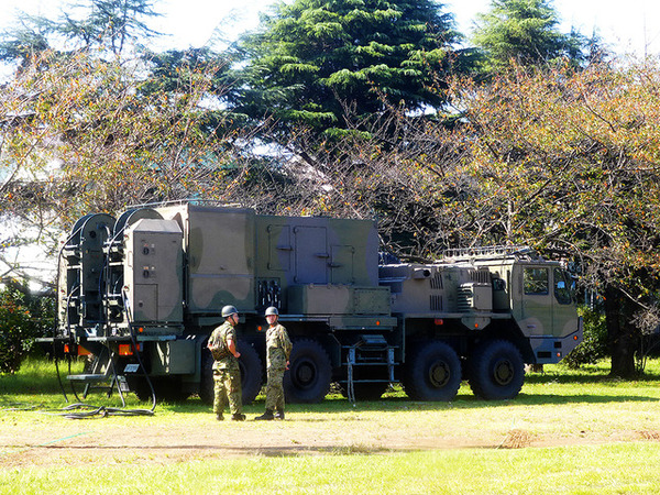 第2高射特科群の03式中距離地対空誘導弾 レーダ信号処理電源車（千葉県、松戸駐屯地一般公開イベント、10月3日）