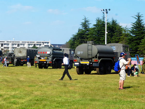 航空ファンや家族連れでにぎわう松戸駐屯地 一般公開イベント（10月3日）