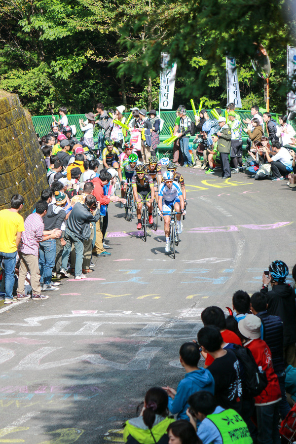 ジャパンカップサイクルロードレースはお祭り…盛り上がるペイント、熱くなる観客たち