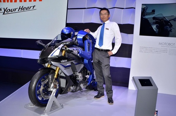 Yamaha Motor Ventures & Laboratory Silicon Valley Inc.のHiroshi Saijou 氏とMOTOBOT（東京モーターショー15）