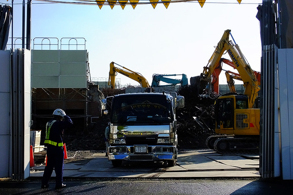 日本青年館も解体工事中