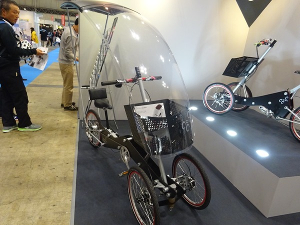 全天候対応型三輪自転車、斬新なデザインで常識を打ち破る…サイクルモード