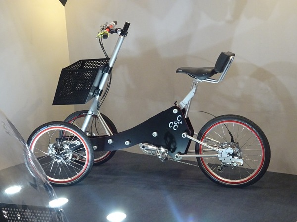 全天候対応型三輪自転車、斬新なデザインで常識を打ち破る…サイクルモード
