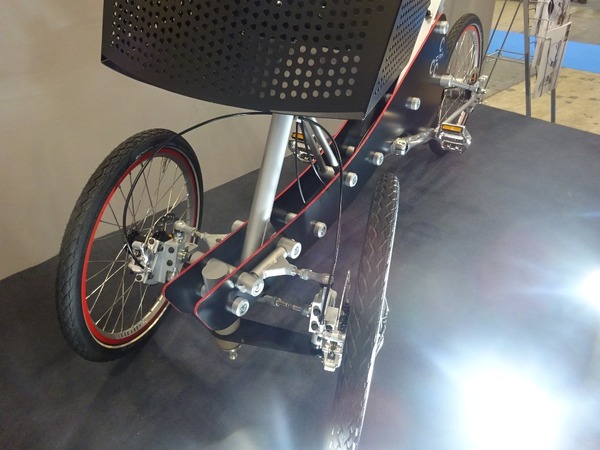 全天候対応型三輪自転車、斬新なデザインで常識を打ち破る…サイクルモード