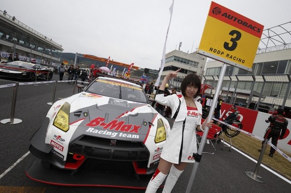 GT300の#3 GT-Rは前戦に続く連勝を目指す。