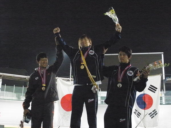 　第14回日韓対抗学生自転車競技大会が11月2日に東京都立川市の立川競輪場で開催され、日本が総合得点71対69で韓国を下して優勝した。