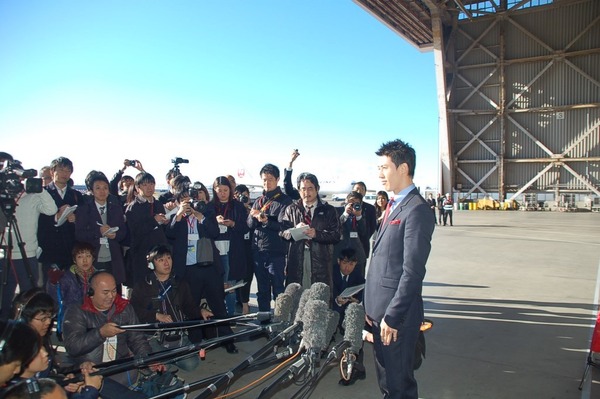 JALがプロテニスプレーヤー錦織圭とパートナー契約締結（2015年11月27日）