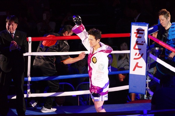 WBC世界ライト・フライ級タイトルマッチ　ペドロ・ゲバラ対木村悠（2015年11月28日）