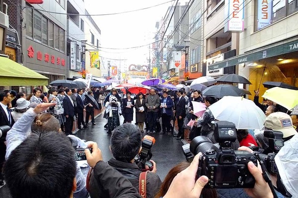 内閣府政府広報室などが高齢者詐欺被害の未然防止を訴えるイベントを実施（2015年12月3日）