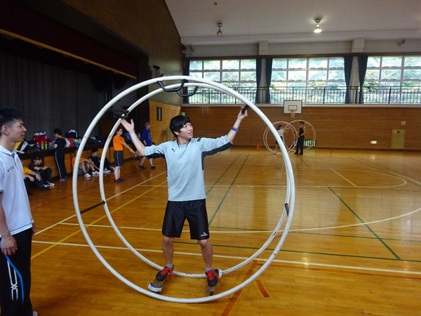 【やってみた】ラートに挑戦…輪の中に入って非日常を体験