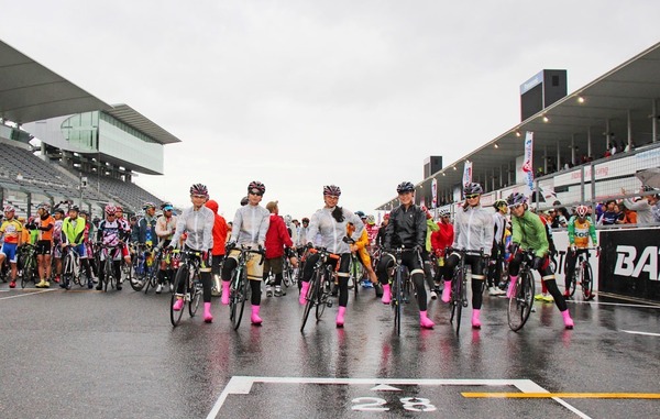 鈴鹿8時間エンデューロ2016年、春SPは5月29日、秋SPは11月12日の自転車シーズン絶好調の時期に開催