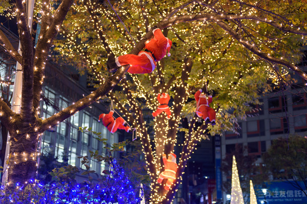 サンタクロースをモチーフにしたクリスマス企画「渋谷サンタフェスティバル」が開催