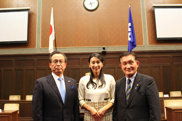 浅田舞が大阪府議会広報番組『知れば知るほど 大阪府議会 まいタウン大阪』をナビゲート