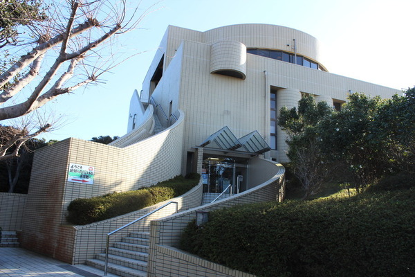 地球の丸く見える丘展望館。銚子市の愛宕山頂上に位置している