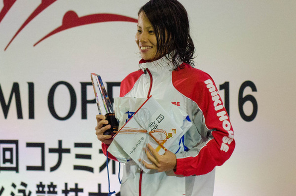 第32回コナミオープン、女子最優秀選手の清水咲子（2016年2月21日）
