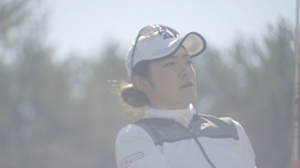 プロゴルファー渡邉彩香に密着…合宿動画をデサントゴルフが公開