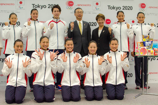 シンクロナイズドスイミング日本代表とパラリンピック競泳日本代表・山田拓朗（2016年3月28日）
