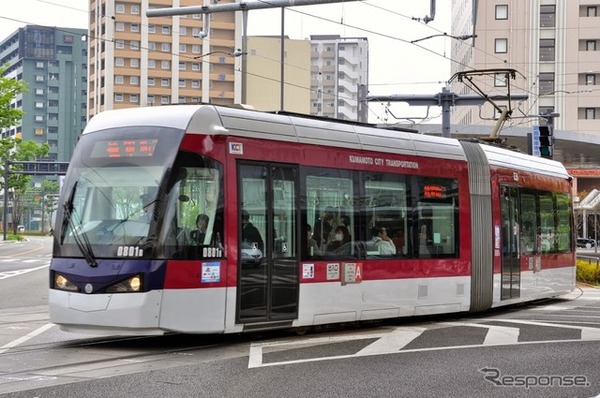 熊本市電は18日も全線で運転を見合わせる。