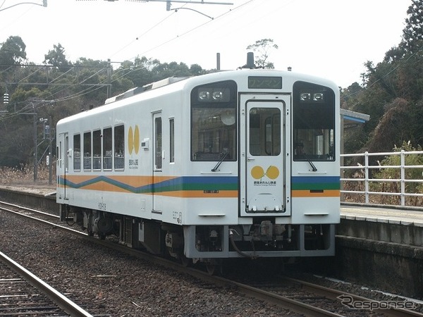 肥薩おれんじ鉄道は八代～肥後高田間のみ運転を見合わせていたが、18日に全線での運転を再開した。