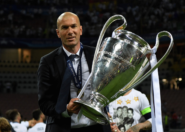 UEFAチャンピオンズリーグを制したレアル・マドリードのジネディーヌ・ジダン監督（2016年5月28日）