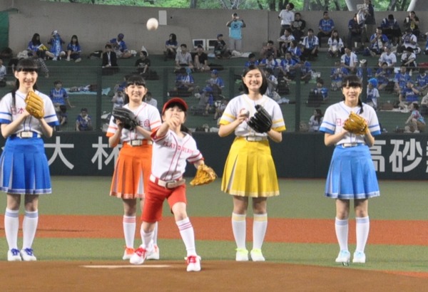 本田紗来ちゃん、プロ野球交流戦のセレモニーピッチで全力投球