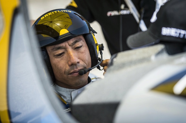 室屋義秀がレッドブル・エアレースで日本勢として初優勝