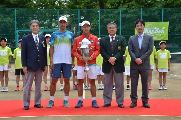 男子プロテニストーナメントの「軽井沢フューチャーズ」が開催