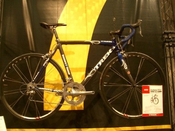 トレック・ジャパンは、2006年モデルの自転車を発表した。「Madone SSLx」は、超高剛性素材