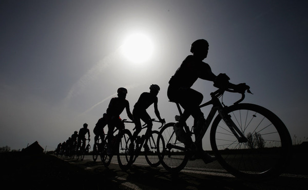 自転車ロードレース イメージ