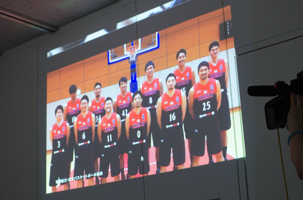 Bリーグが日本バスケットボール協会会長を退任する川淵三郎にサプライズ企画（2016年6月27日）