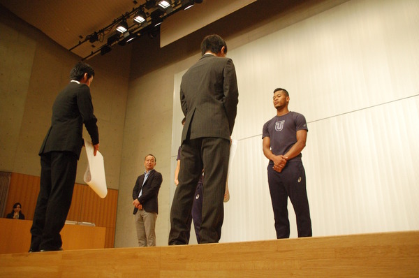 リオデジャネイロ五輪陸上短距離の日本代表、桐生祥秀とウォルシュ ジュリアンの壮行会が東洋大で開催（2016年6月28日）