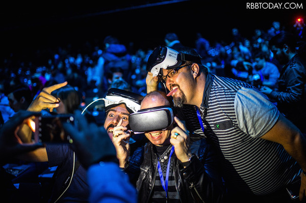 サムスンのVRヘッドマウントディスプレイ「Gear VR」(C)Gettyimages