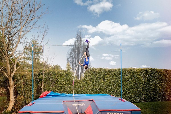 棒高跳び選手ルノー・ラビレニ、誰よりも高く飛べる理由