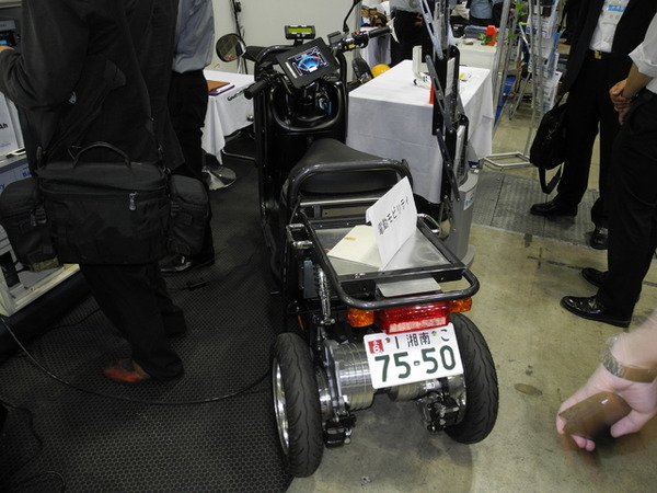 E・ミニモが開発した電動三輪車「バトラ03L」