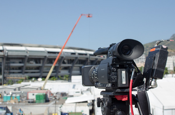 マラカナン・スタジアム周辺の報道陣のカメラ（2016年8月5日）