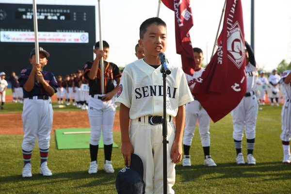 クロマティ、リトルリーグ野球に登場…子どもとMLB式ストレッチ実践