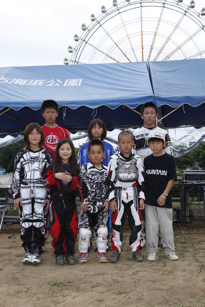 　茨城県の国営ひたち海浜公園BMXコースで行われたBMXのスーパーシリーズ第3戦で、オーストラリア・アデレードで行われた世界選手権で決勝に進出し、ワールドゼッケンを獲得したチャレンジクラスの選手を対象に全日本BMX連盟からの表彰が行われた。