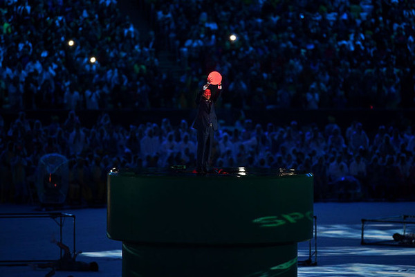 土管から「安倍マリオ」登場！？リオ五輪閉会式で安倍総理がマリオに扮する