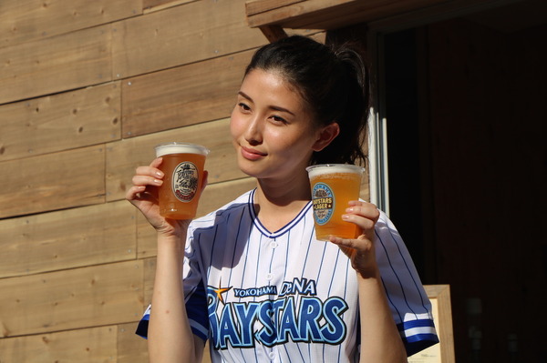 「YOKOHAMA BAY BEER FESTIVAL 2016」に橋本マナミが登場（2016年8月26日）