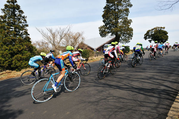 　東京都自転車競技連盟が主催する第1回東京都奥多摩ヒルクライムが10月4日に東京都西多摩郡の奥多摩周遊道路で開催される。距離は11.1kmの予定。一斉スタートの個人ロードレースで、自転車はロードバイクのみ。未登録選手のクラスや初級者クラスもある。 東京都以外か