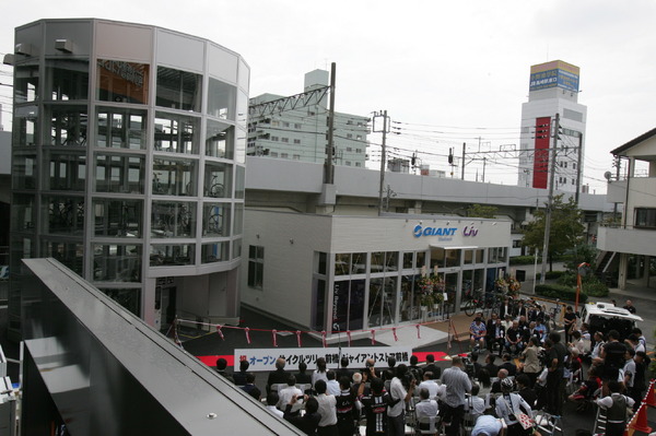 群馬・前橋駅前にハイテク駐輪場とジャイアントストア…サイクリング文化普及を目指す