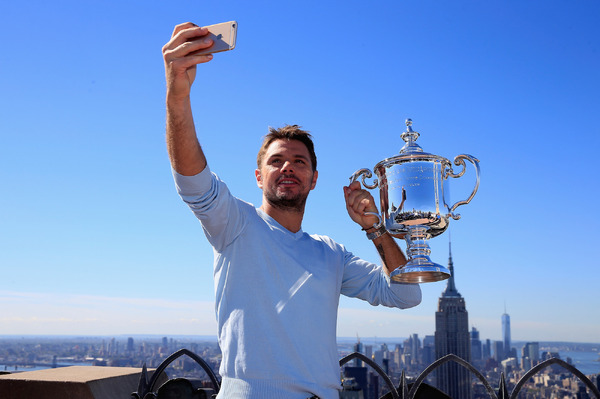 全米オープンで優勝したスタン・ワウリンカがニューヨークで記念撮影（2016年9月12日）