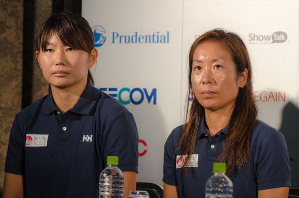 リオデジャネイロ五輪セーリング女子日本代表の吉田愛（右）と吉岡美帆（2016年9月21日）