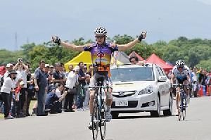 　自転車ロードレースの世界チャンピオンを決める世界選手権ロードレースが9月23日にスイスのメンドリシオで開幕。初日に行われたU23男子の個人タイムトライアルで、5月のツアー・オブ・ジャパンで区間2勝したジャック・ボブリッジ（豪州）が世界チャンピオンになった。