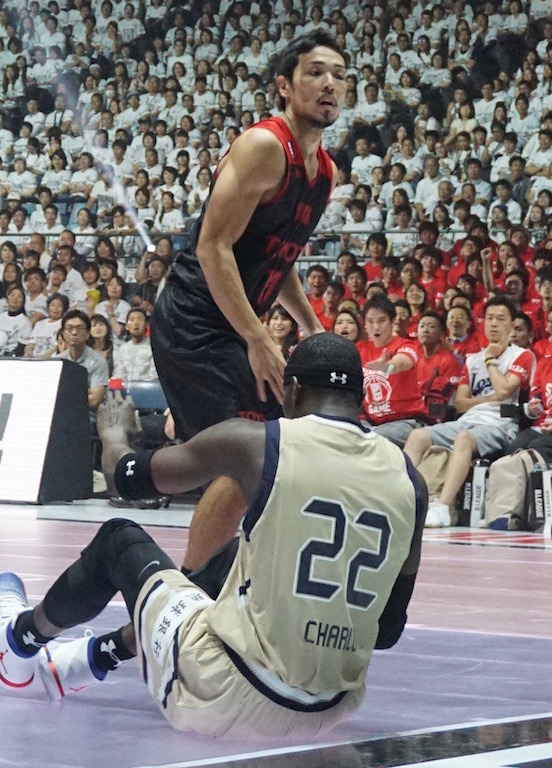 Bリーグ開幕戦、アルバルク東京対琉球ゴールデンキングス（2016年9月23日）