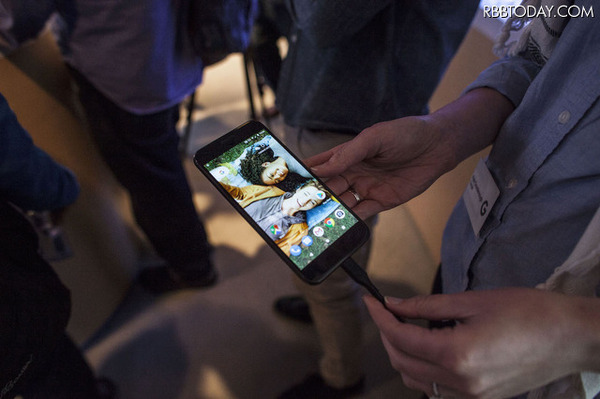 新フラッグシップスマホ「Pixel」やVRヘッドセット「Daydream View」などが発表されたGoogleの発表会　（C）Getty Images